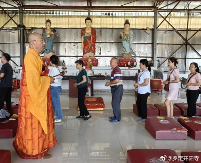 居士到寺院修行，需要注意什么